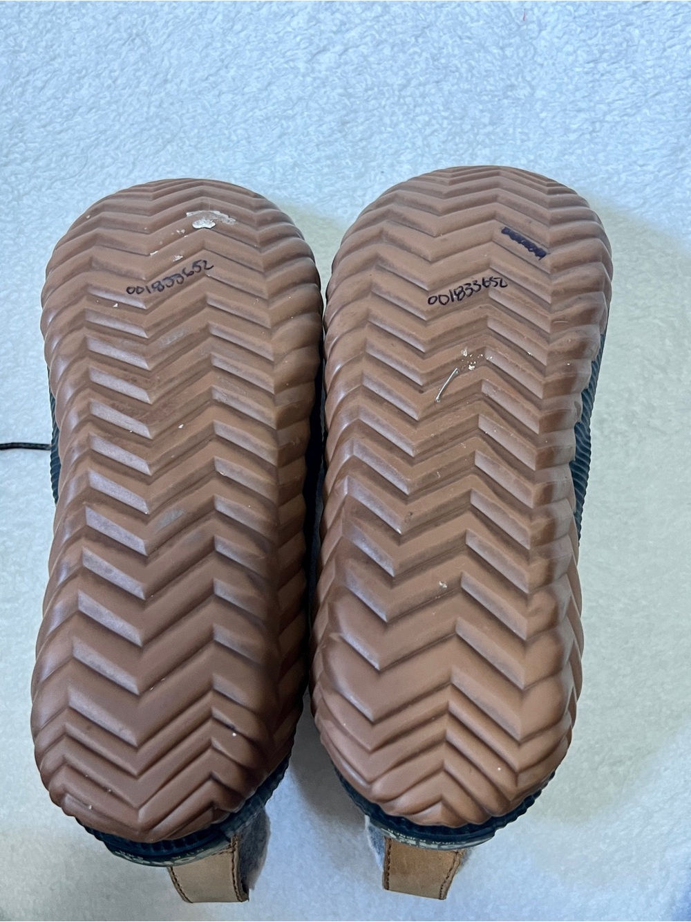 Sorel Out 'N About Waterproof Felt Duck Boots - Size 7 - Picture 9 of 14